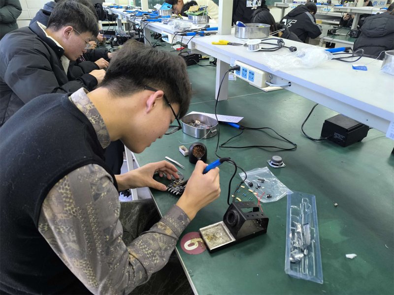 电子产品定制：你的专属科技伙伴